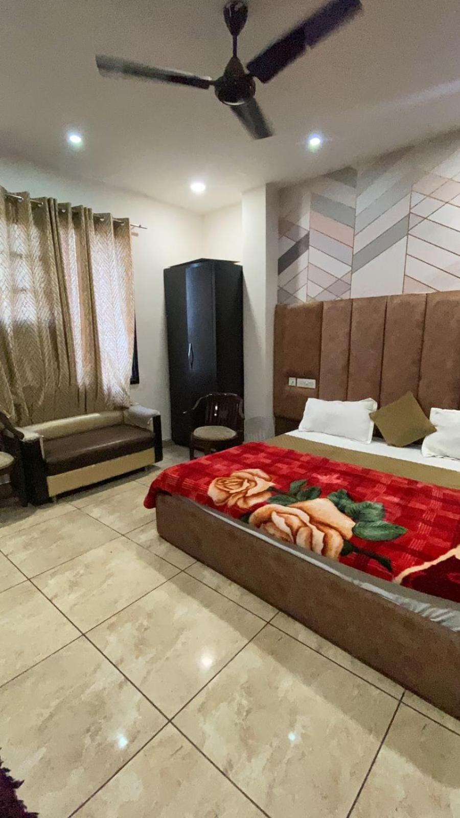 Hotel Sd Regency Амритсар Екстериор снимка